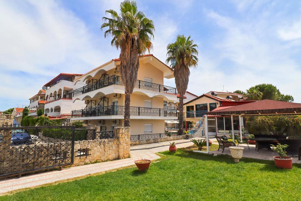 Hanioti Grand Victoria Exterior photo